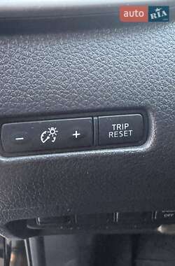 Внедорожник / Кроссовер Nissan X-Trail 2015 в 