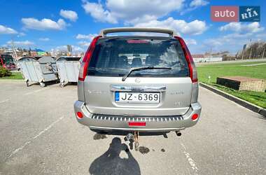 Позашляховик / Кросовер Nissan X-Trail 2005 в 