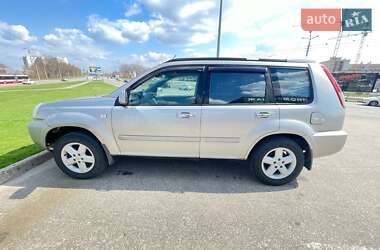 Позашляховик / Кросовер Nissan X-Trail 2005 в 