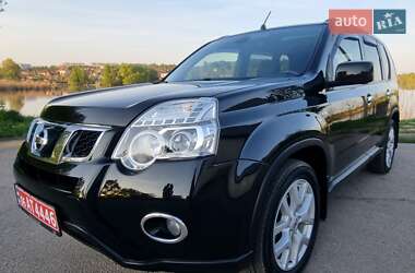 Позашляховик / Кросовер Nissan X-Trail 2012 в 