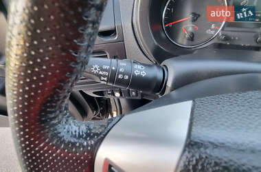 Позашляховик / Кросовер Nissan X-Trail 2012 в 