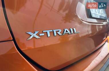 Позашляховик / Кросовер Nissan X-Trail 2019 в 