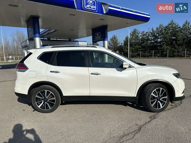 Позашляховик / Кросовер Nissan X-Trail 2015 в Самборі