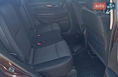 Внедорожник / Кроссовер Nissan X-Trail 2017 в 