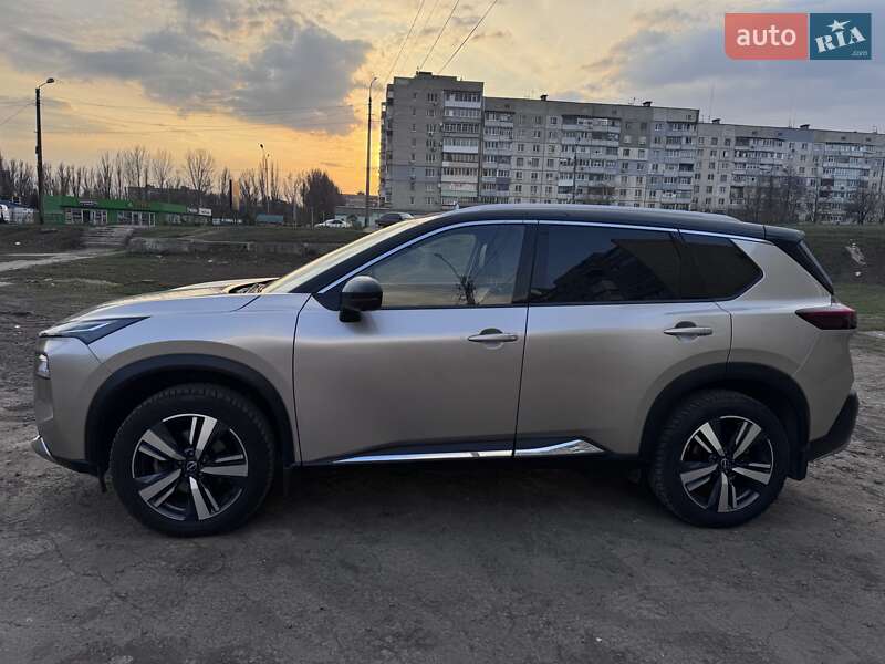 Позашляховик / Кросовер Nissan X-Trail 2022 в 