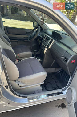 Внедорожник / Кроссовер Nissan X-Trail 2006 в 