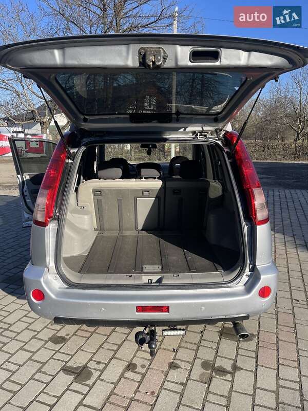 Внедорожник / Кроссовер Nissan X-Trail 2005 в Косове
