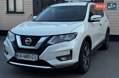 Внедорожник / Кроссовер Nissan X-Trail 2018 в 