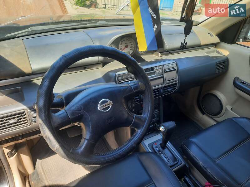 Позашляховик / Кросовер Nissan X-Trail 2003 в 