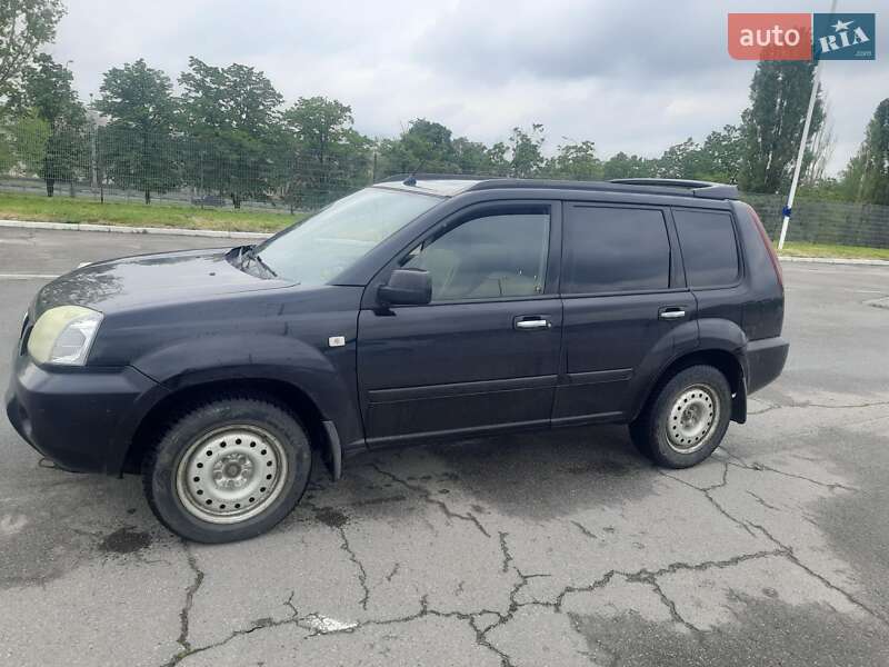 Внедорожник / Кроссовер Nissan X-Trail 2004 в Харькове