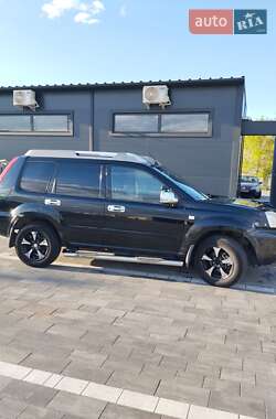 Позашляховик / Кросовер Nissan X-Trail 2005 в 