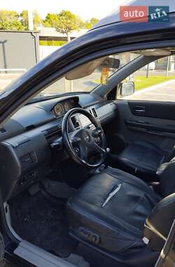 Позашляховик / Кросовер Nissan X-Trail 2005 в 