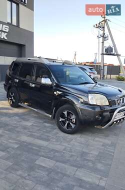 Позашляховик / Кросовер Nissan X-Trail 2005 в 