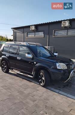 Позашляховик / Кросовер Nissan X-Trail 2005 в 