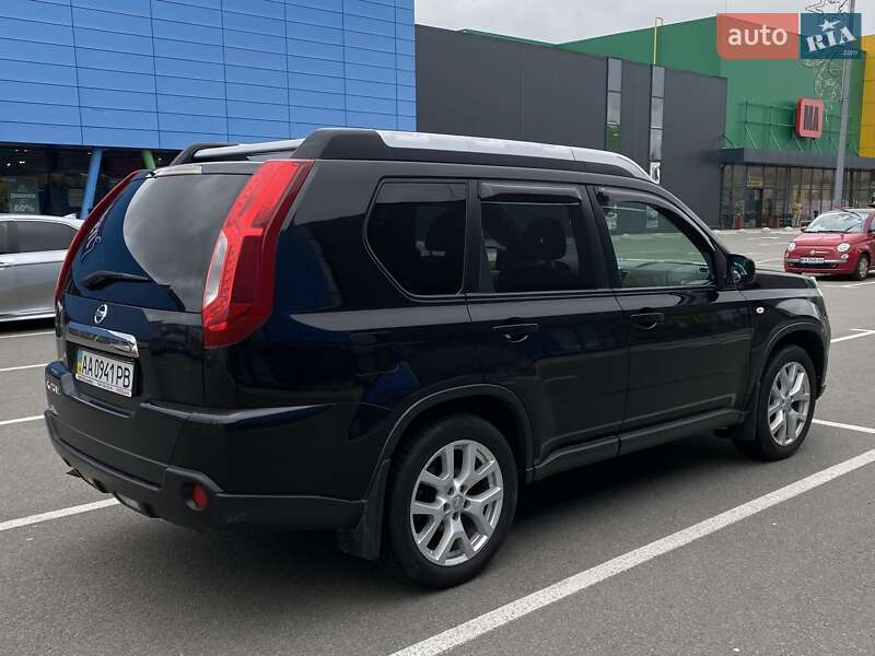 Позашляховик / Кросовер Nissan X-Trail 2011 в Києві
