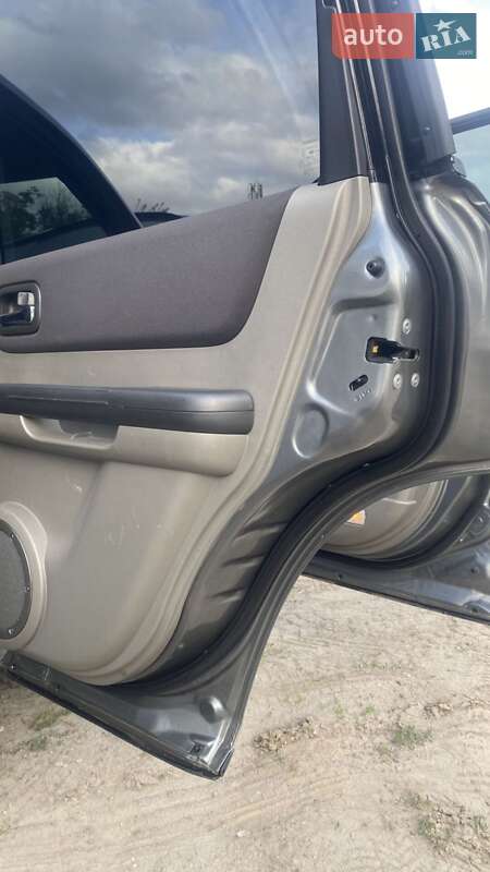 Внедорожник / Кроссовер Nissan X-Trail 2006 в Киеве