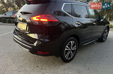 Внедорожник / Кроссовер Nissan X-Trail 2017 в 