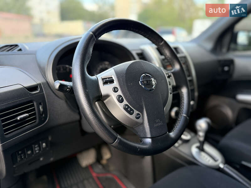 Внедорожник / Кроссовер Nissan X-Trail 2011 в Полтаве