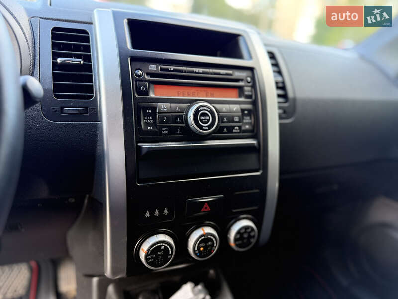 Внедорожник / Кроссовер Nissan X-Trail 2011 в Полтаве