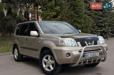 Позашляховик / Кросовер Nissan X-Trail 2006 в 