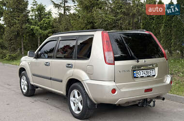 Позашляховик / Кросовер Nissan X-Trail 2006 в 