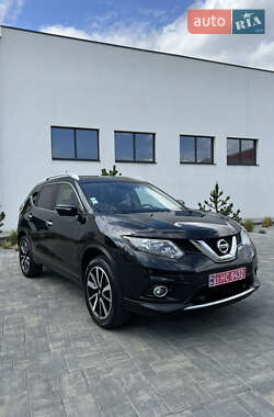 Внедорожник / Кроссовер Nissan X-Trail 2017 в Луцке
