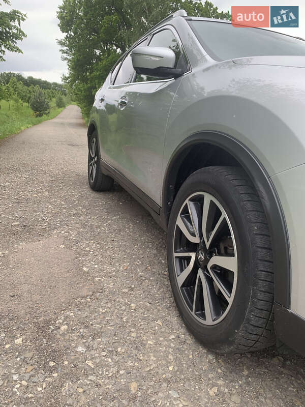 Позашляховик / Кросовер Nissan X-Trail 2016 в Болехові