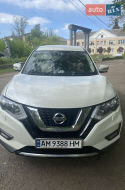 Внедорожник / Кроссовер Nissan X-Trail 2017 в Коростышеве