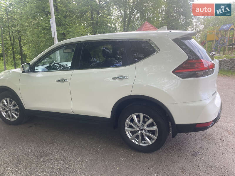 Позашляховик / Кросовер Nissan X-Trail 2017 в Коростишеві