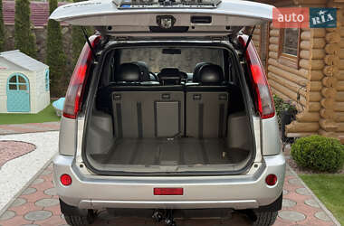 Внедорожник / Кроссовер Nissan X-Trail 2006 в 
