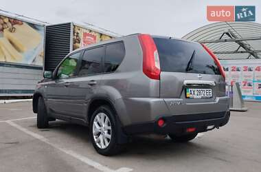 Внедорожник / Кроссовер Nissan X-Trail 2013 в 