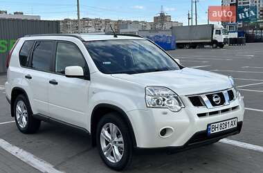 Позашляховик / Кросовер Nissan X-Trail 2011 в 