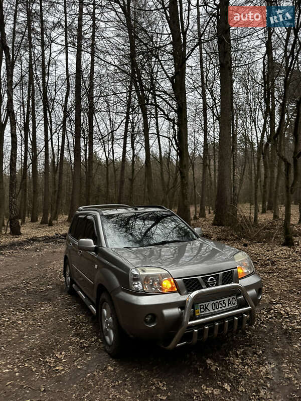 Внедорожник / Кроссовер Nissan X-Trail 2004 в Ровно