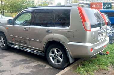 Внедорожник / Кроссовер Nissan X-Trail 2002 в 
