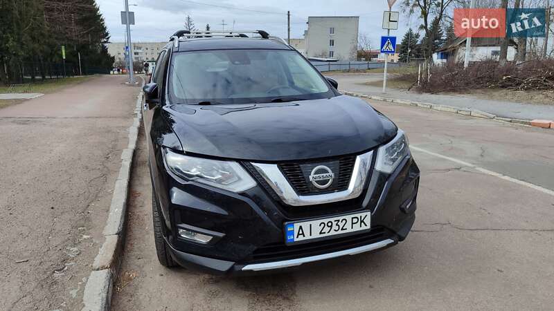 Внедорожник / Кроссовер Nissan X-Trail 2017 в 
