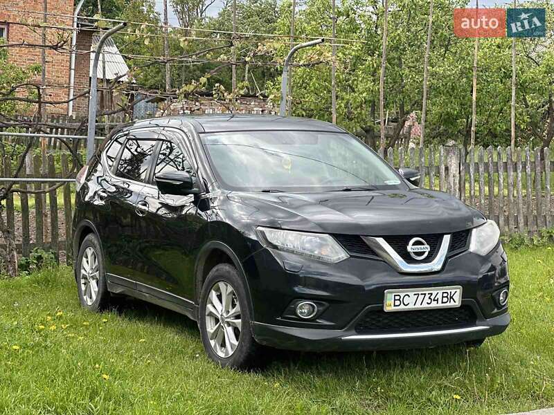 Позашляховик / Кросовер Nissan X-Trail 2015 в Жовкві