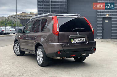 Позашляховик / Кросовер Nissan X-Trail 2011 в 