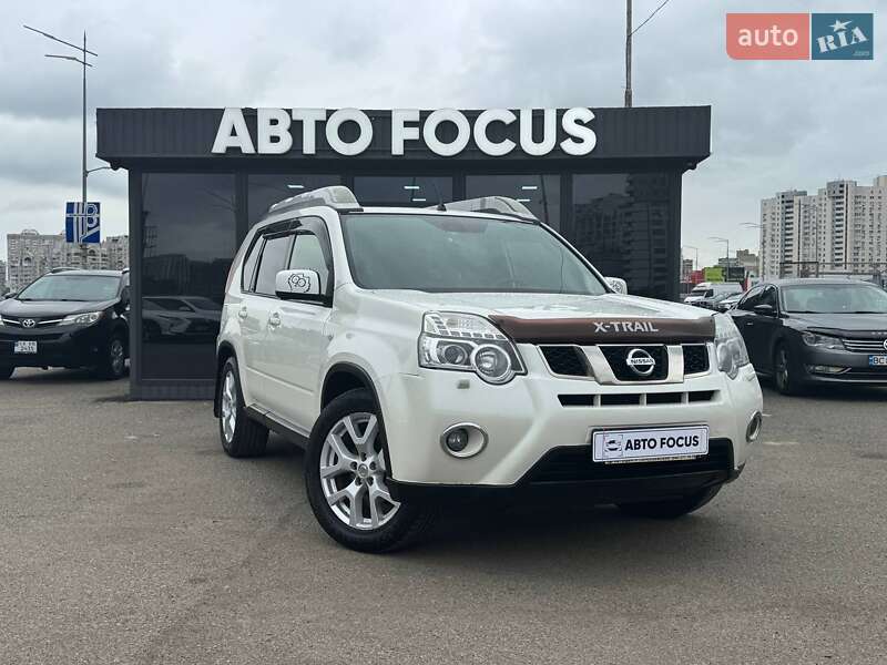 Внедорожник / Кроссовер Nissan X-Trail 2012 в 