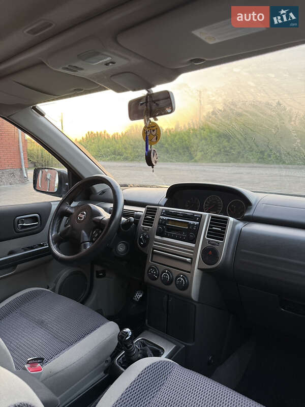 Позашляховик / Кросовер Nissan X-Trail 2007 в Кременці