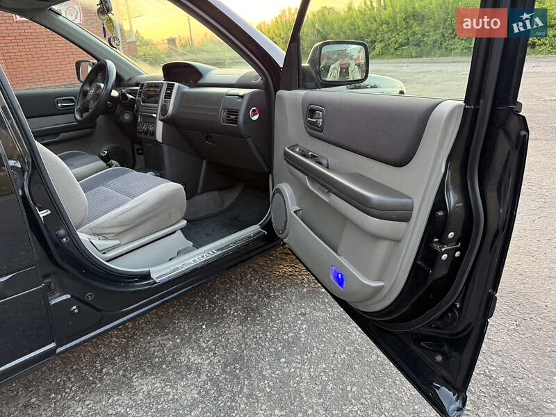 Позашляховик / Кросовер Nissan X-Trail 2007 в Кременці