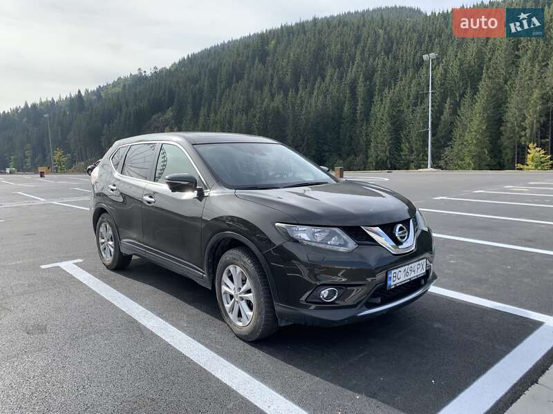 Позашляховик / Кросовер Nissan X-Trail 2015 в 