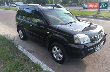 Внедорожник / Кроссовер Nissan X-Trail 2005 в 