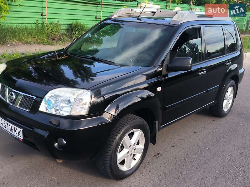 Внедорожник / Кроссовер Nissan X-Trail 2005 в 