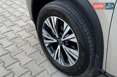 Позашляховик / Кросовер Nissan X-Trail 2024 в 