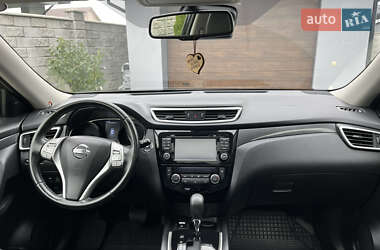 Внедорожник / Кроссовер Nissan X-Trail 2015 в 