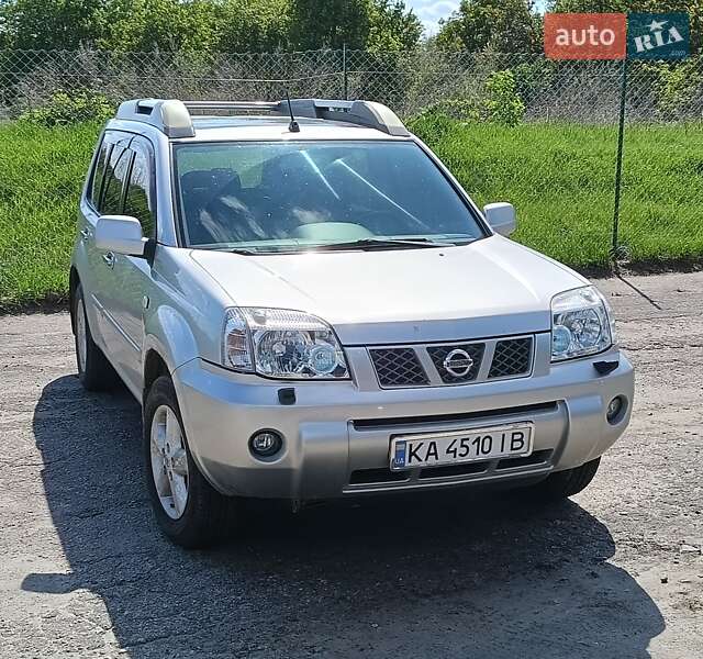 Внедорожник / Кроссовер Nissan X-Trail 2005 в 