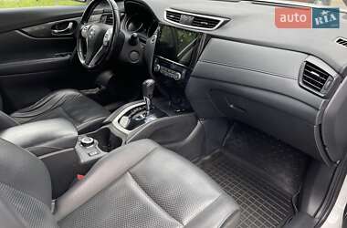 Позашляховик / Кросовер Nissan X-Trail 2015 в 
