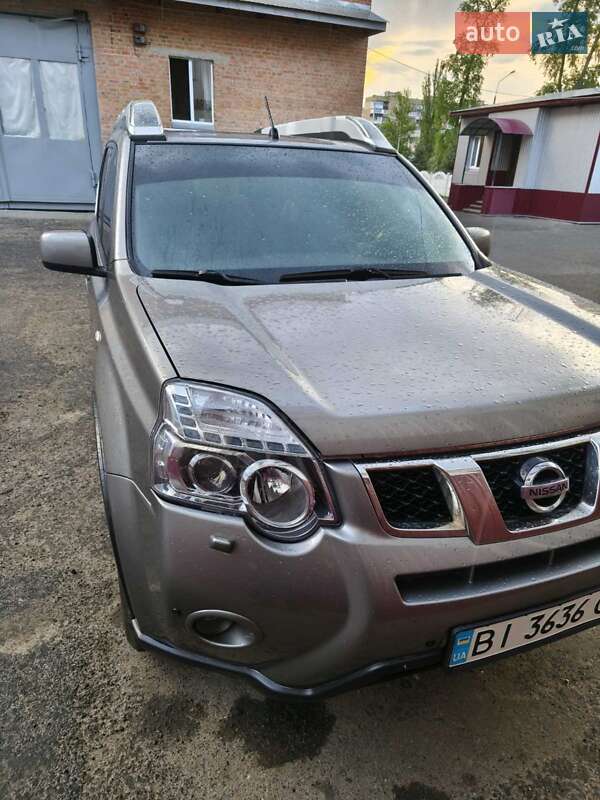 Внедорожник / Кроссовер Nissan X-Trail 2013 в Полтаве