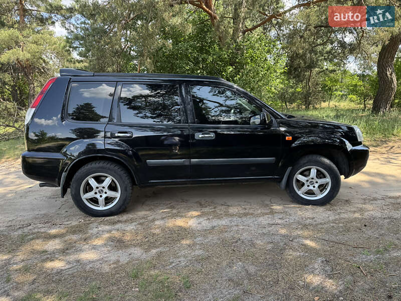 Внедорожник / Кроссовер Nissan X-Trail 2003 в Чернигове
