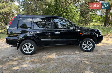 Внедорожник / Кроссовер Nissan X-Trail 2003 в 